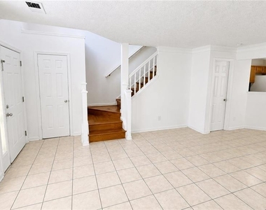 1271 Vintage Pointe Dr - Photo Thumbnail 8