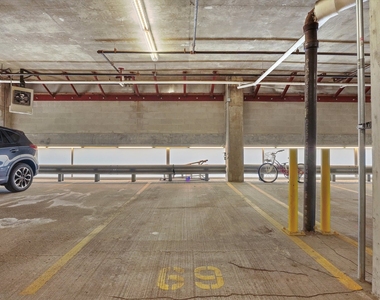 321 S Sangamon Street - Photo Thumbnail 10