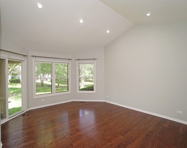 229 Willow Parkway - Photo Thumbnail 10