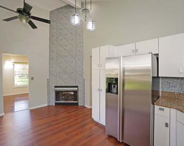 229 Willow Parkway - Photo Thumbnail 9