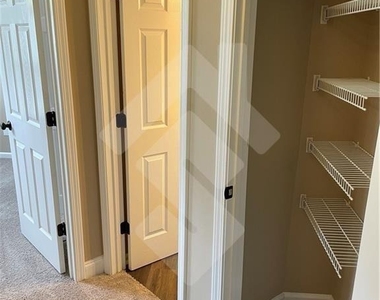 4839 Lake Park Lane - Photo Thumbnail 19