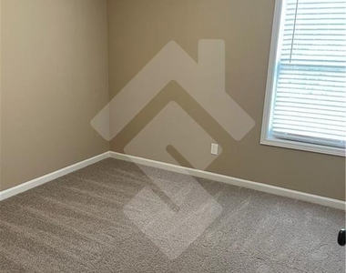 4839 Lake Park Lane - Photo Thumbnail 31