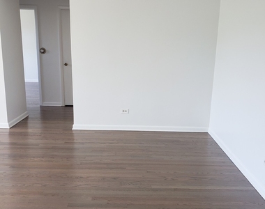 8537 Niles Center Road - Photo Thumbnail 7