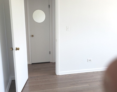 8537 Niles Center Road - Photo Thumbnail 8