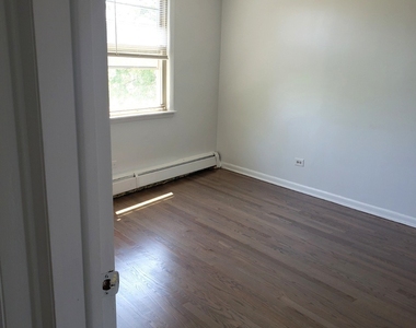 8537 Niles Center Road - Photo Thumbnail 6