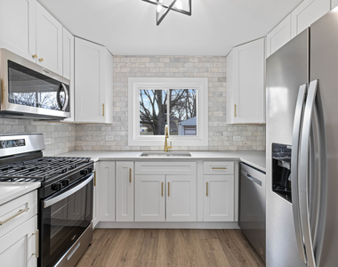 5130 Williams Street - Photo Thumbnail 6