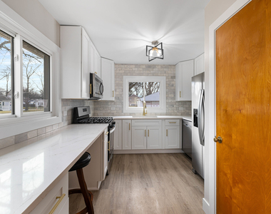 5130 Williams Street - Photo Thumbnail 5