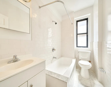 West 204th Street - Photo Thumbnail 7