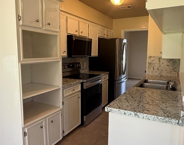 414 Dogwood Street - Photo Thumbnail 5