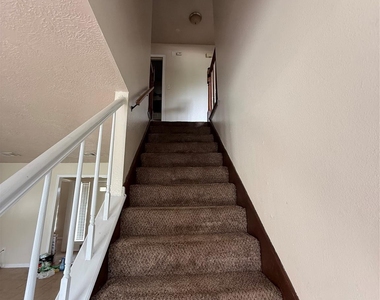 414 Dogwood Street - Photo Thumbnail 8