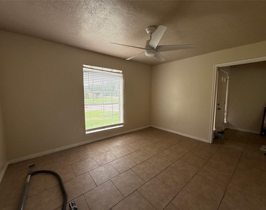 414 Dogwood Street - Photo Thumbnail 2