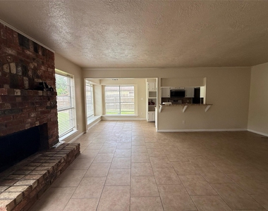 414 Dogwood Street - Photo Thumbnail 5