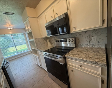 414 Dogwood Street - Photo Thumbnail 7