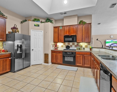 30015 Marion Meadow Lane - Photo Thumbnail 8