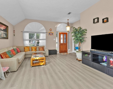30015 Marion Meadow Lane - Photo Thumbnail 6