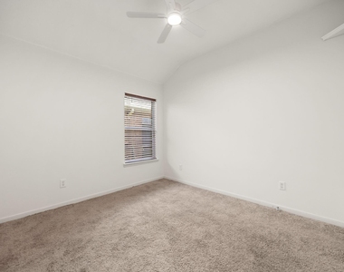 25030 Emporia Point Court - Photo Thumbnail 23