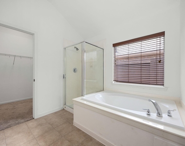 25030 Emporia Point Court - Photo Thumbnail 18