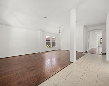 25030 Emporia Point Court - Photo Thumbnail 5