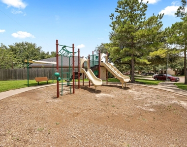 25030 Emporia Point Court - Photo Thumbnail 28