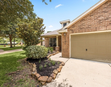 25030 Emporia Point Court - Photo Thumbnail 2