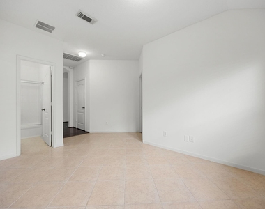 25030 Emporia Point Court - Photo Thumbnail 20