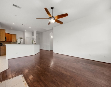 25030 Emporia Point Court - Photo Thumbnail 8
