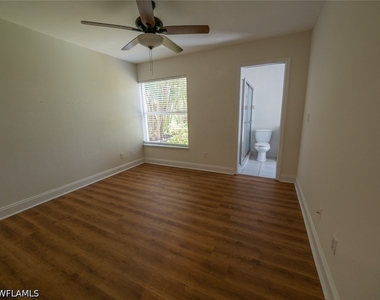 11394 Waterford Village Drive - Photo Thumbnail 16
