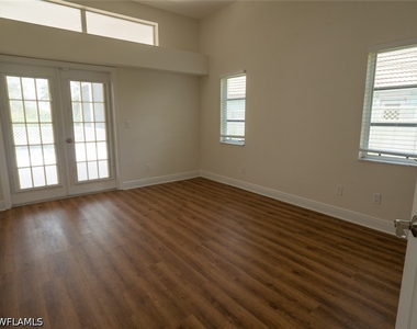 11394 Waterford Village Drive - Photo Thumbnail 10