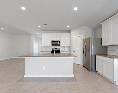3335 Silverton Drive - Photo Thumbnail 9