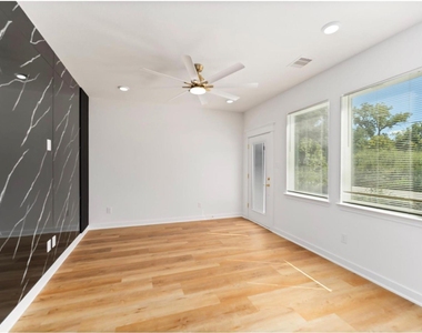 7809 Queen Street - Photo Thumbnail 7