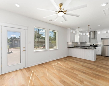 7809 Queen Street - Photo Thumbnail 3