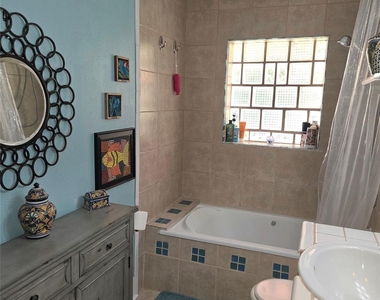1427 Munger Street - Photo Thumbnail 14