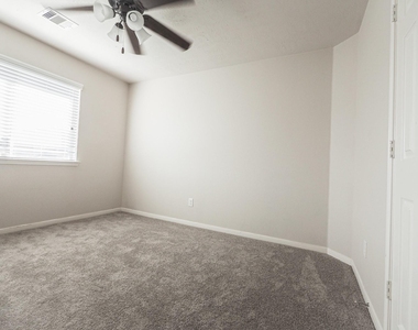 3638 Cottage Manor Lane - Photo Thumbnail 23