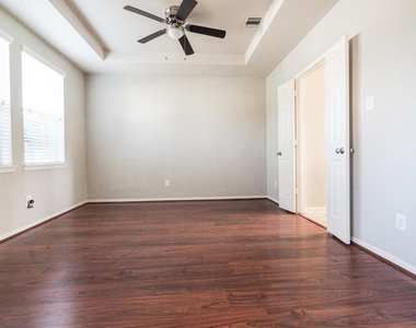 3638 Cottage Manor Lane - Photo Thumbnail 7