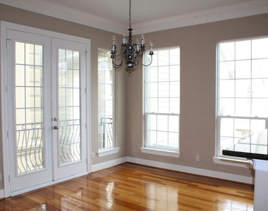1324 Birdsall Street - Photo Thumbnail 3