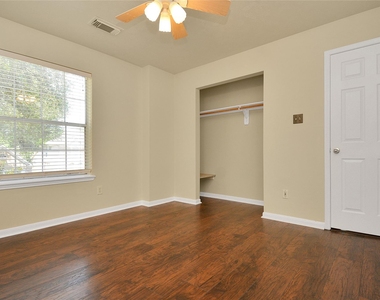 4123 Valedon Lane - Photo Thumbnail 36