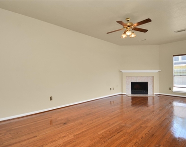 4123 Valedon Lane - Photo Thumbnail 8