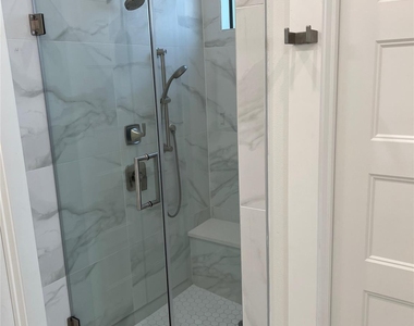 10330 Grove Row Avenue - Photo Thumbnail 16