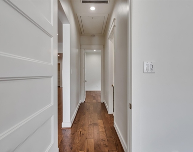10330 Grove Row Avenue - Photo Thumbnail 16
