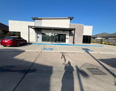 10330 Grove Row Avenue - Photo Thumbnail 19
