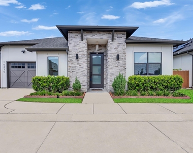 10330 Grove Row Avenue - Photo Thumbnail 3