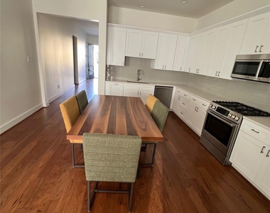 10330 Grove Row Avenue - Photo Thumbnail 11