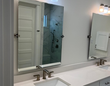 10330 Grove Row Avenue - Photo Thumbnail 13
