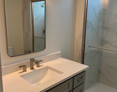 10330 Grove Row Avenue - Photo Thumbnail 9