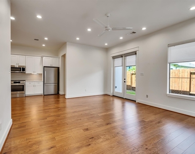 10330 Grove Row Avenue - Photo Thumbnail 27