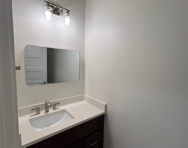 10330 Grove Row Avenue - Photo Thumbnail 14