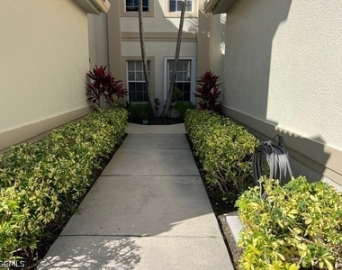 15151 Royal Windsor Lane - Photo Thumbnail 24