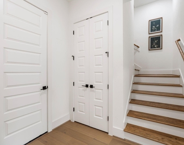 857 Fisher Street - Photo Thumbnail 6