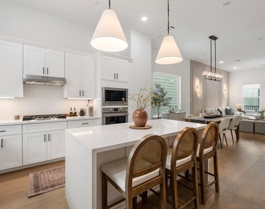 857 Fisher Street - Photo Thumbnail 2