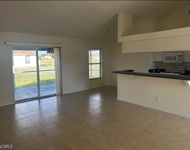 3932 18th Street W - Photo Thumbnail 5